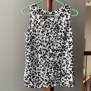 Merona Sleeveless Black and Cream Tank Top with Box Pleats Size Small